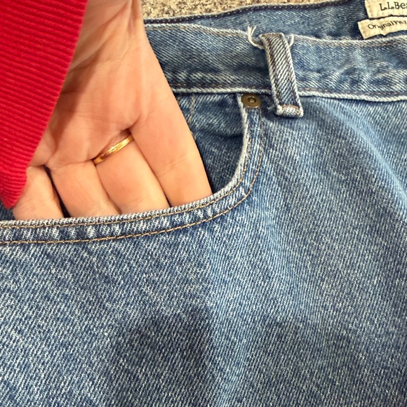L.L. Bean original fit relaxed Classic Blue Denim Jeans size 20 - Picture 4 of 7